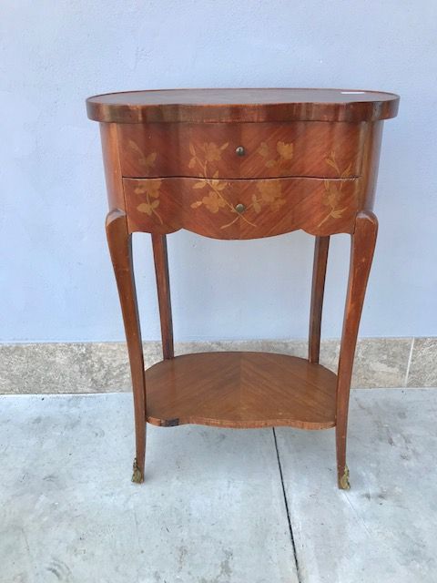Elegant Coffee Table/Toilet Table Finely Inlaid in Various Essences