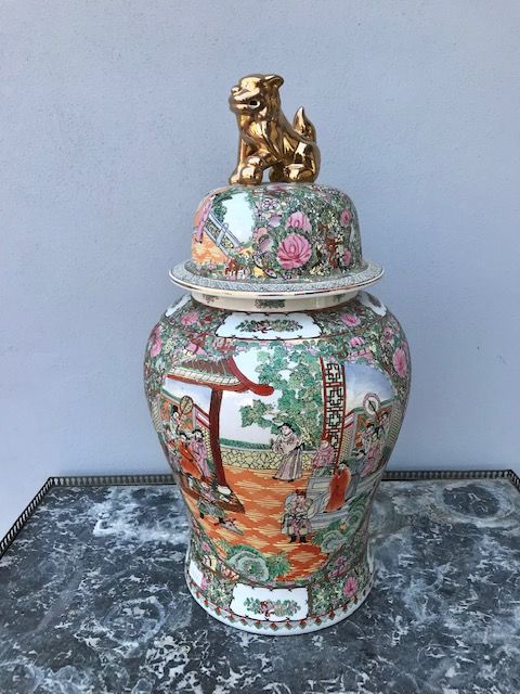 Oriental-style painted ceramic vase/ Potiche