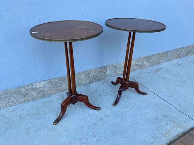 Comodini Rotondi Inglesi in Mogano con Ottoni
Provenienza: Inghilterra.
Epoca: primi '900.
Restauro incluso (in corso d'opera)
Misure cm diametro 41x62h