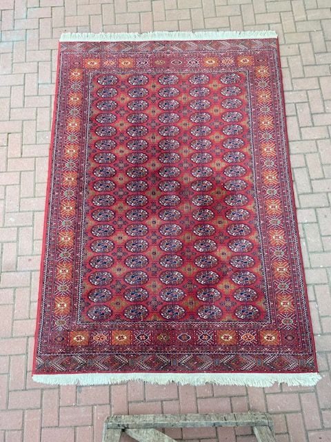 Oriental Taste Rug
Provenance: Middle East
Age: 1950s - 1960s
Preserved.
Washing included in the sale price.
Measures: cm 240x170h