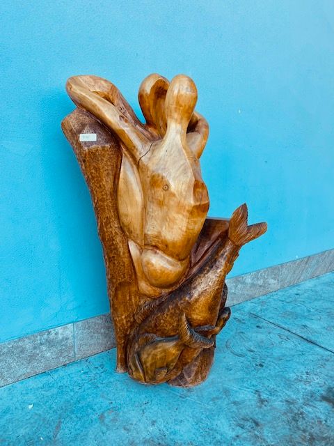 Olive sculpture attributed to Donato Ungaro