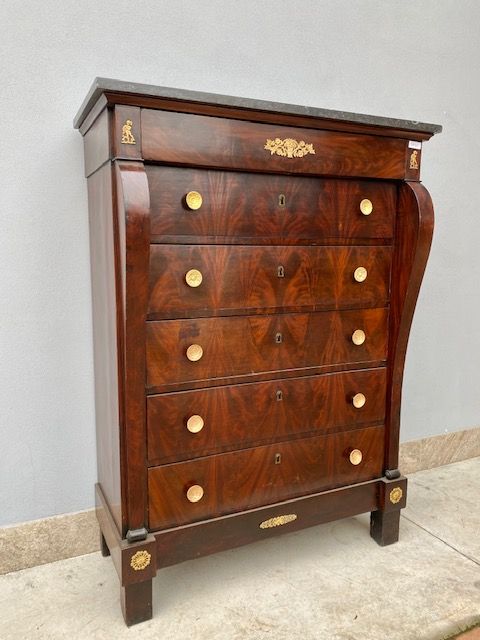 Mahogany and mahogany feathered Imperial Braced Weekboy, features original handles and bronzes.