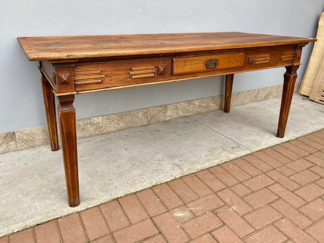 Rustic table in cherry wood, from the Piedmont countryside.