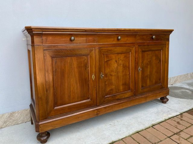 Louis Philippe Sideboard in Walnut with 3 Doors