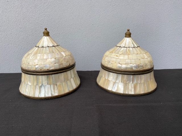 Pair of Jewellery Boxes in Brass and Mother-of-Pearl Veneer