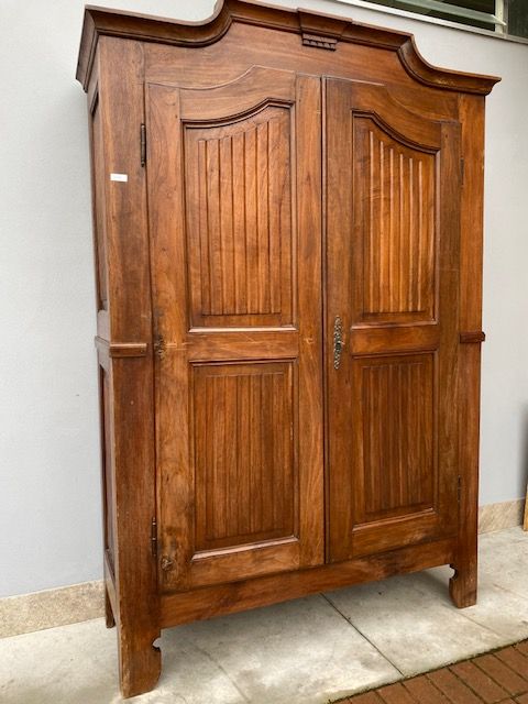 Walnut 2-Door Hinged Wardrobe
