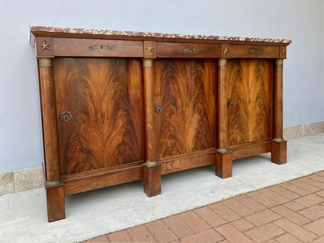 Importante Credenza Impero a Colonna Piena in Piuma di Mogano.