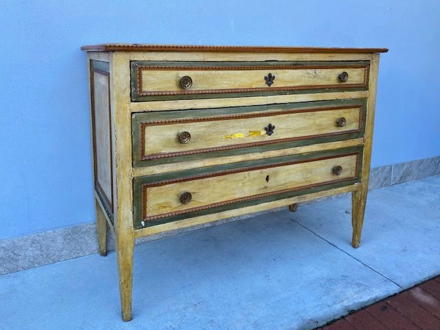 Lacquered Louis XVI chest of drawers.