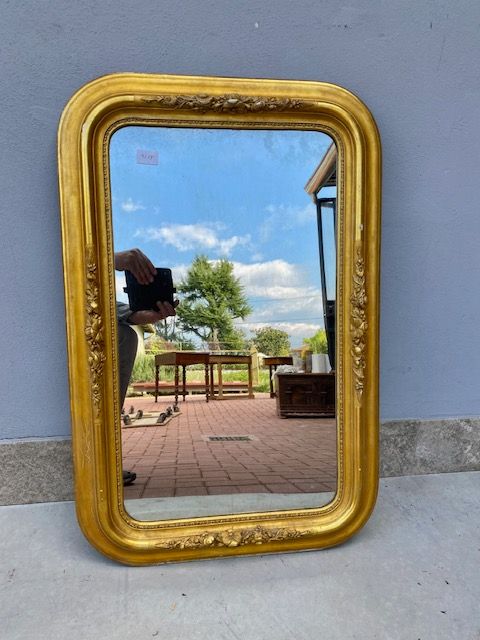 Specchiera Luigi Filippo in Legno e Pastiglia Dorata a Foglia.