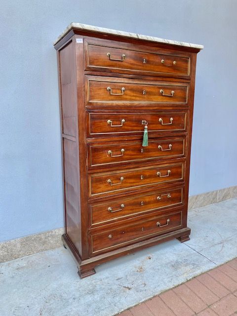 Settimanale in Mogano con Inserti in Ottone, piano in marmo bianco Carrara.
