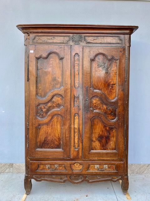Provençal Walnut Wardrobe with 2 Doors, with 1 Drawer.
