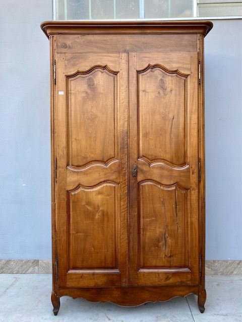 Provençal Walnut Wardrobe with 2 Doors, with 1 Drawer.