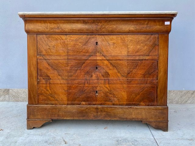 Carlo X chest of drawers in Walnut and Walnut Feather