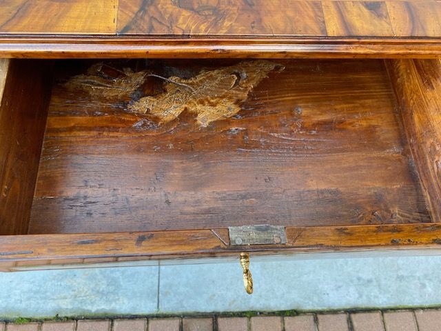 Important Louis XVI Walnut Dresser - Restored_car 3173 - Foto 8