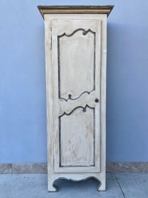 Cream White Lacquered Provençal Cupboard with Dust Grey Mouldings, 1 Door.