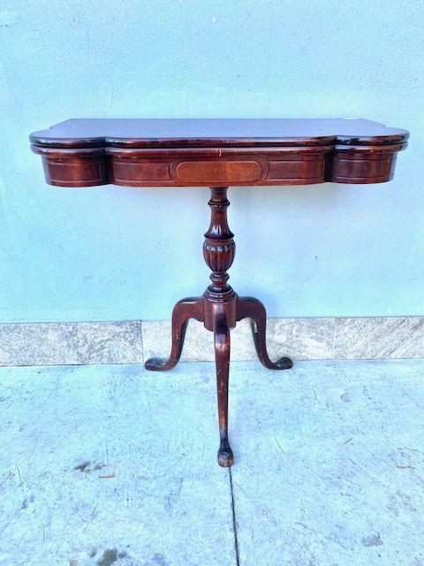 English mahogany coffee table/console.