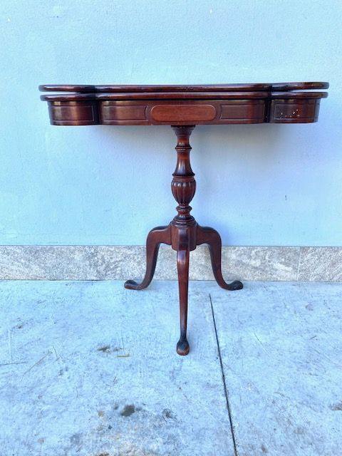 English mahogany coffee table/console.