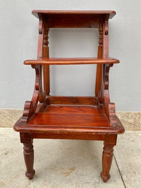 Scaletta da Biblioteca in Mogano.