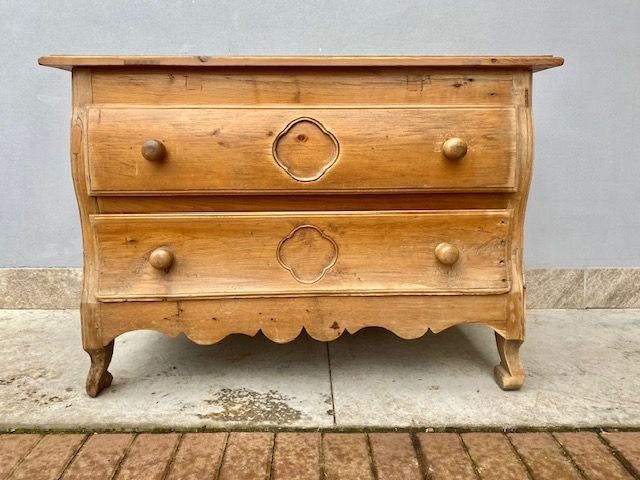 Rustic Savoy Chest of Drawers in Larch