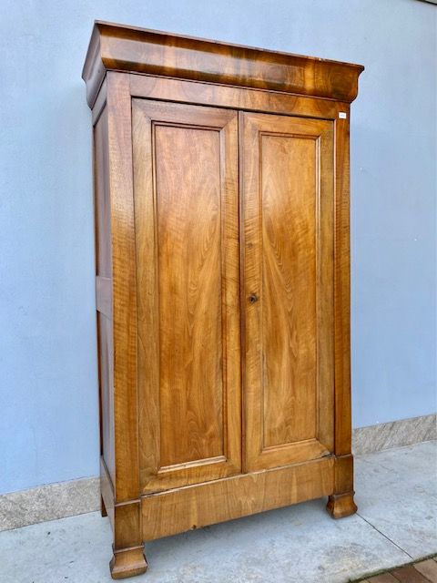 Charles X Walnut and Walnut Feather Wardrobe - Restored (in progress)_car 3342 - Foto 2