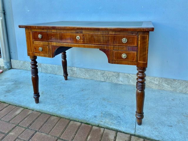 Charles X desk in mahogany.