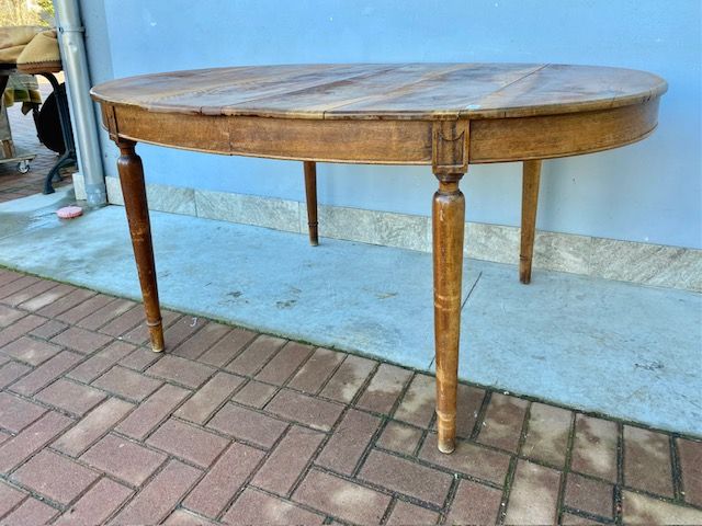 Antique Oval Extending Walnut Table.