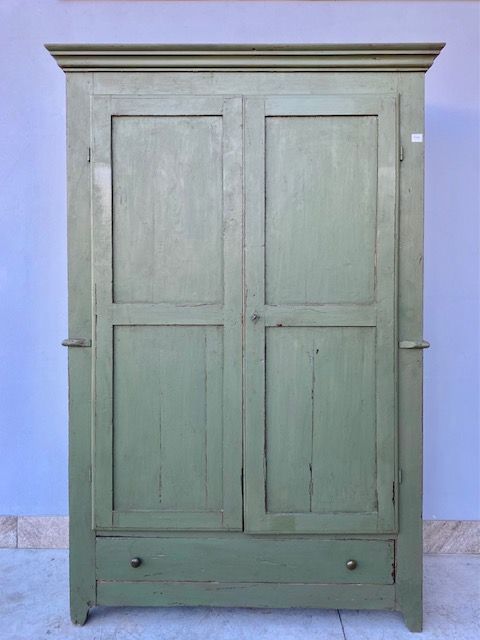 Green Lacquered 2-Door Wardrobe in Larch.