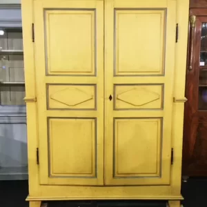 Armadio Luigi XVI Epoca primo '800 Laccato Giallo con Filetti Azzurri