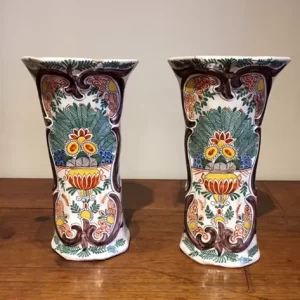 Lotto di 2 Eleganti Vasi in Maiolica Olandese - Fine '800