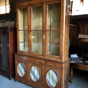 Libreria da Notaio in Noce dell'800 con 3 Ante e 3 Cassetti