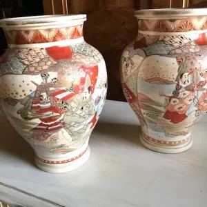 Coppia di Vasi in Porcellana di Gusto Orientale - Epoca '900