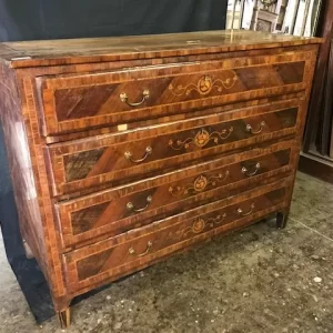 Cassettone Luigi XVI Lombardo in Noce - Epoca '700