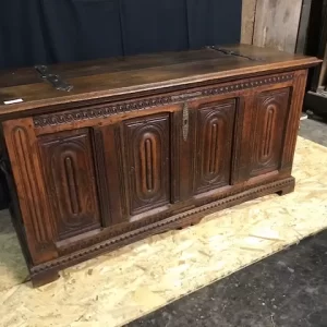 Cassapanca in Rovere Scolpita - Epoca Metà '800 con Bassorilievi