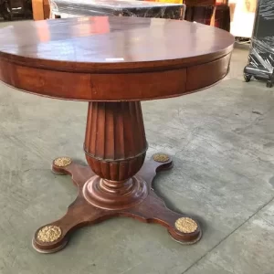 Tavolo Rotondo Carlo X - Ciliegio con Bronzi e 2 Cassetti