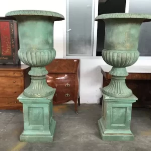 Coppia di grandi vasi in ghisa - Epoca Primo '900