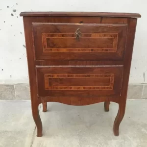 Comodino Luigi XV in Noce intarsiato - Epoca '700, Restaurato