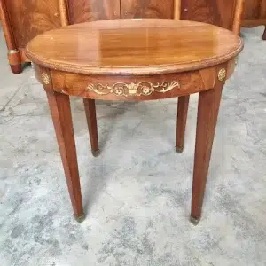 Tavolino rotondo da salotto in Noce - Epoca fine '800