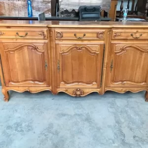 Credenza provenzale in ciliegio a 3 porte - Epoca anni '60