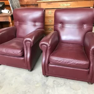 Coppia di poltrone in pelle bordeaux degli anni '60