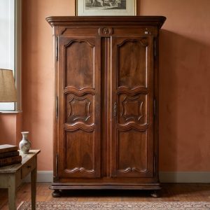 Armadio Luigi XIV - II metà '600 in Noce con 2 Ante Restaurato