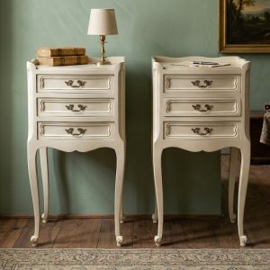 Comodini Provenzali in laccato bianco panna - Epoca anni '50