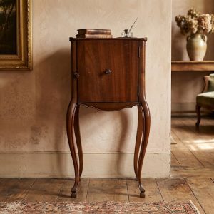 Comodino Luigi XV in noce epoca '700 - Eleganza Piemontese