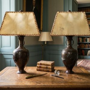 Coppia di Vasi in Bronzo Montati a Lampada - Periodo Meiji