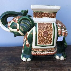 Elefante in Ceramica di Gusto Orientale - Epoca '900