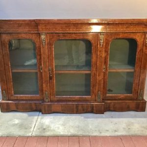 Credenza Inglese in Piuma di Noce con Intarsi - Epoca '800
