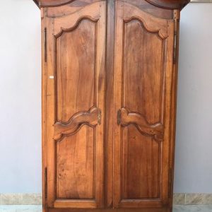 Armadio Savoiardo Centinato del '700 in Noce
