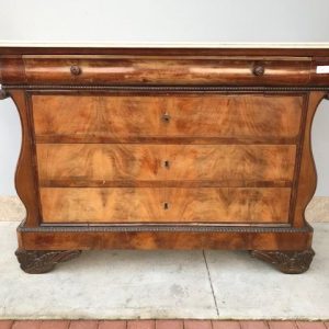 Cassettone Carlo X a Chitarra in Noce con Piano in Marmo