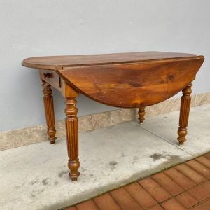 Tavolo in Noce con Alette - Epoca '800