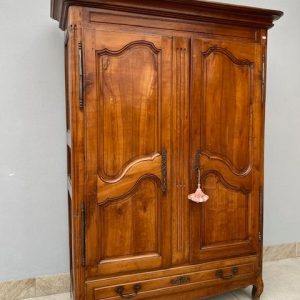 Armadio Provenzale in Ciliegio - II metà '700 Restauro in Corso