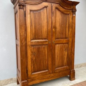 Armadio Centinato Piemontese del '700 in Noce